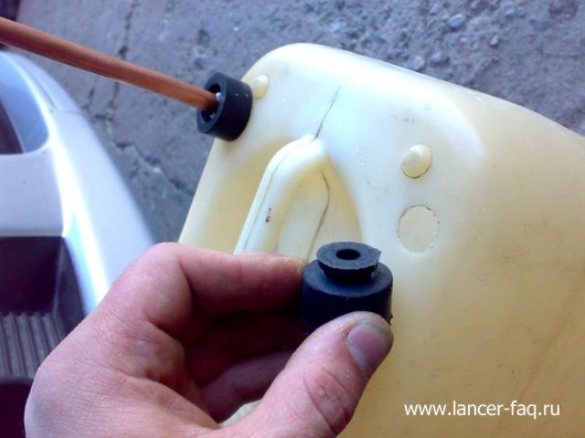 Замена масла в АКПП методом замещения Mitsubishi Lancer 9 (4)